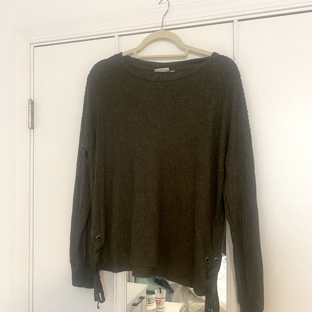 Olive green sweater 💚